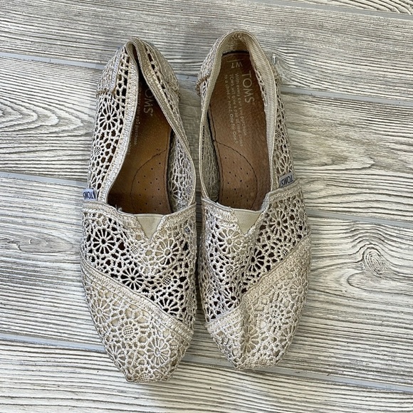 Tom’s Cream Lace Crochet Slip on Flats - Picture 1 of 5